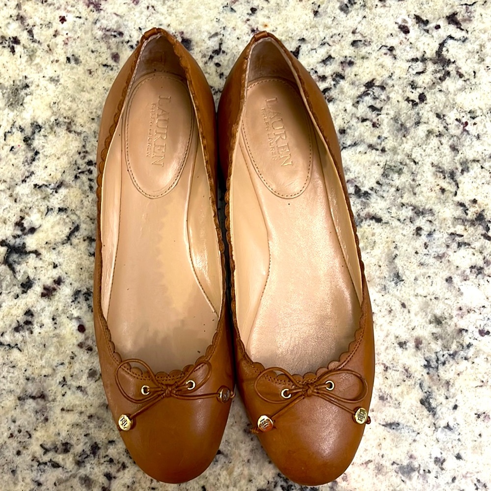 Ralph Laurent Glennie Leather Flat. Gently used, in very good condition.